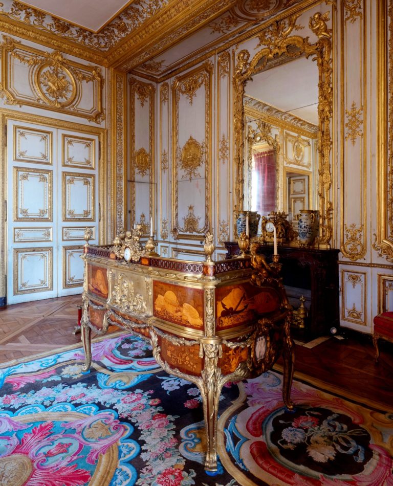 Restauration du cabinet du Roi à Versailles