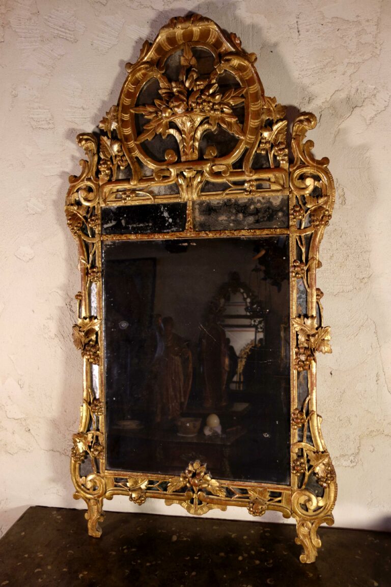Important miroir de Beaucaire provençal du XVIIIe siècle